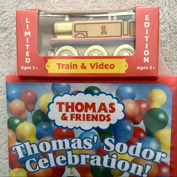 Thomas & Friends 60th Anniversary Limited Edition - Picture 3 of 9
